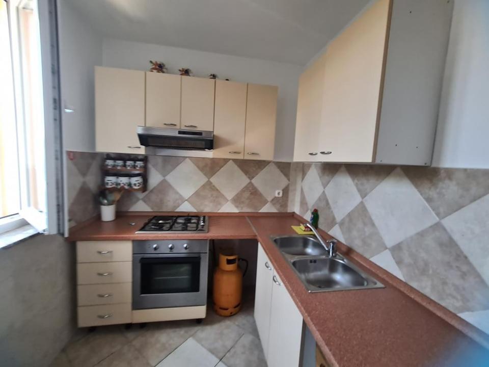 Jela Apartma Metajna
