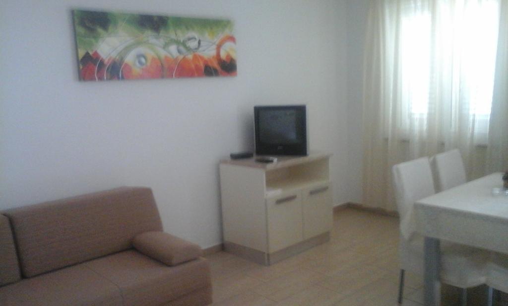 Apartma Jela *